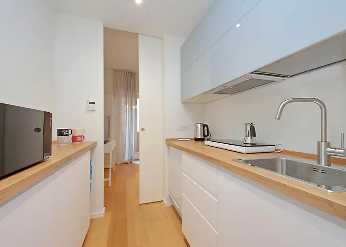 Apartment Modern Family Rom