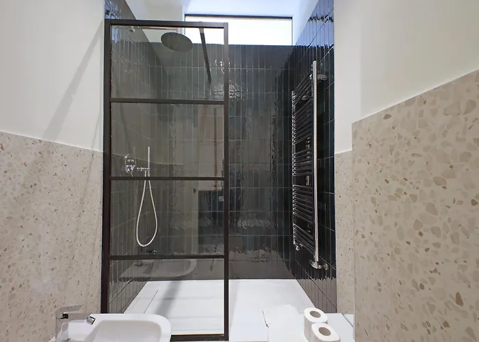 Apartment Modern Family Rom