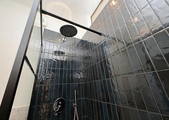 Modern Family Apartment *